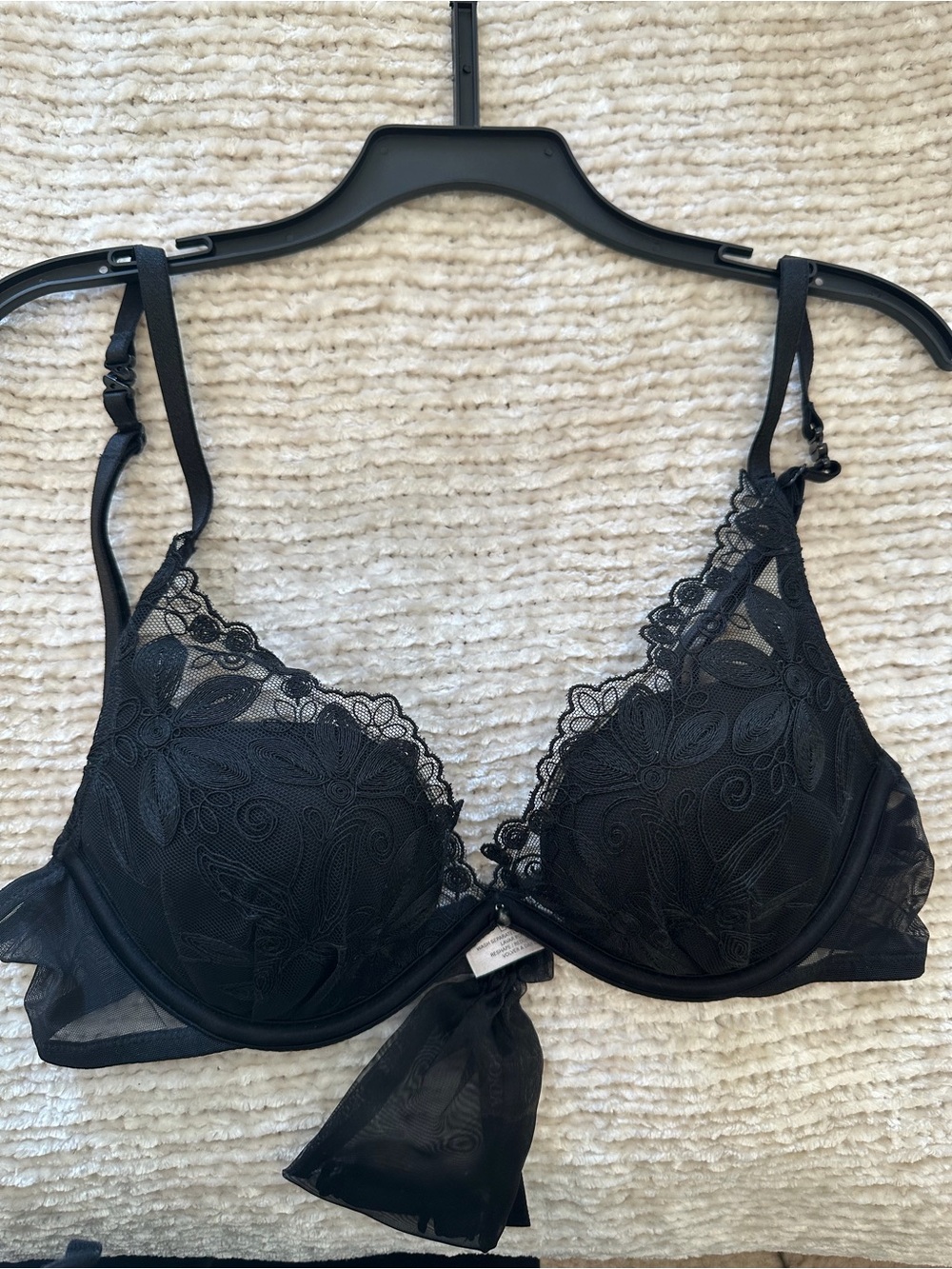 Victoria Secret Black Lace Push-Up Bra - Women Intimates